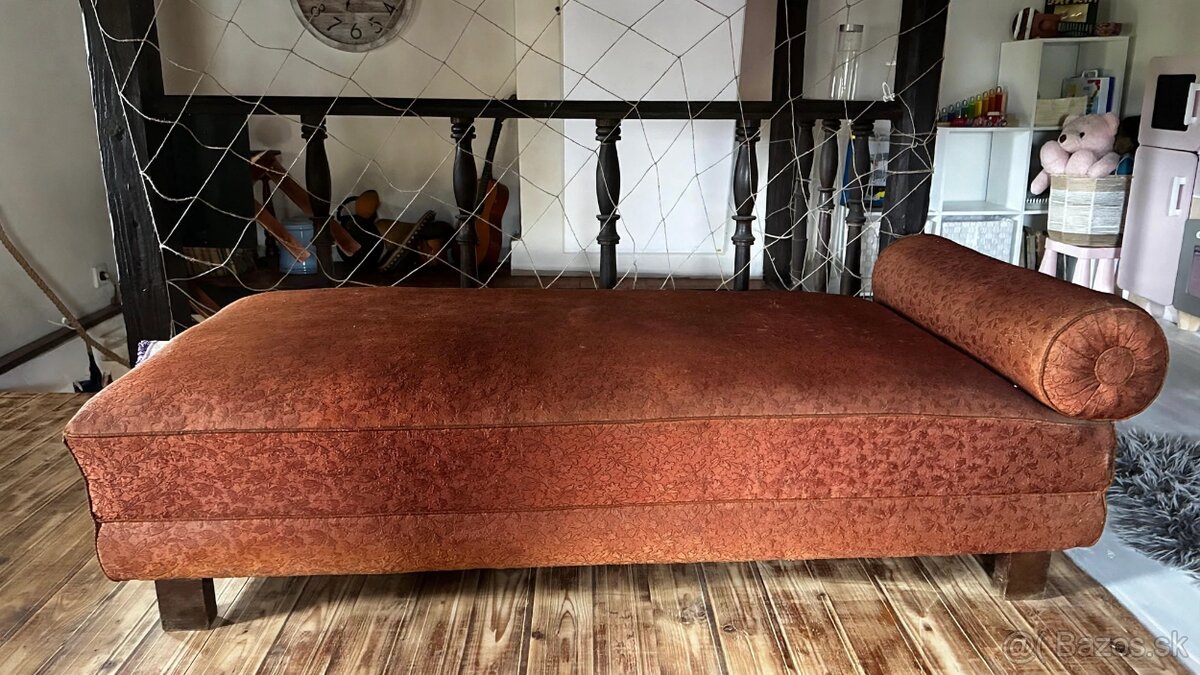 Starozitny divan