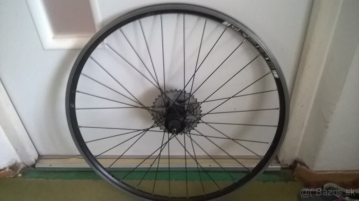 karbonové koleso na cyklo