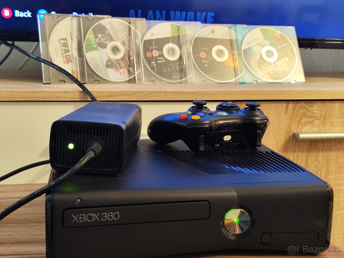 XBox 360 Slim, 16GB, zdroj, gamepad + hry