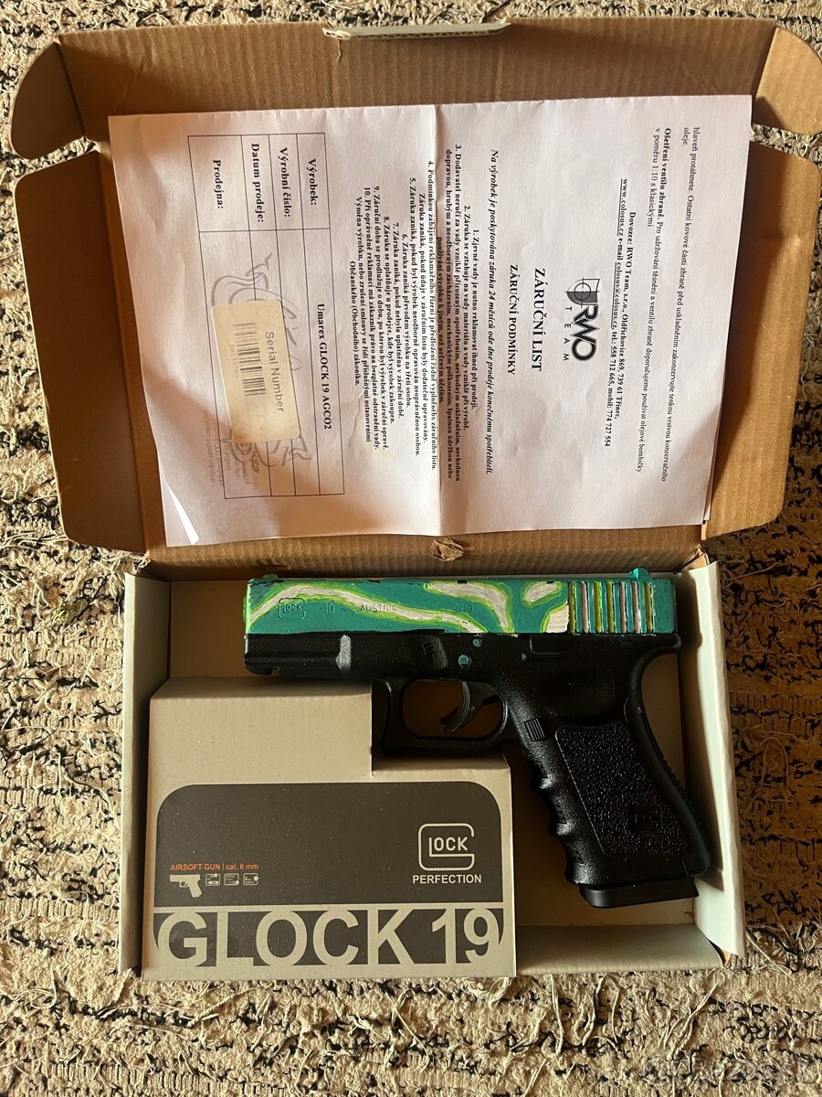GLOCK-19 CO2