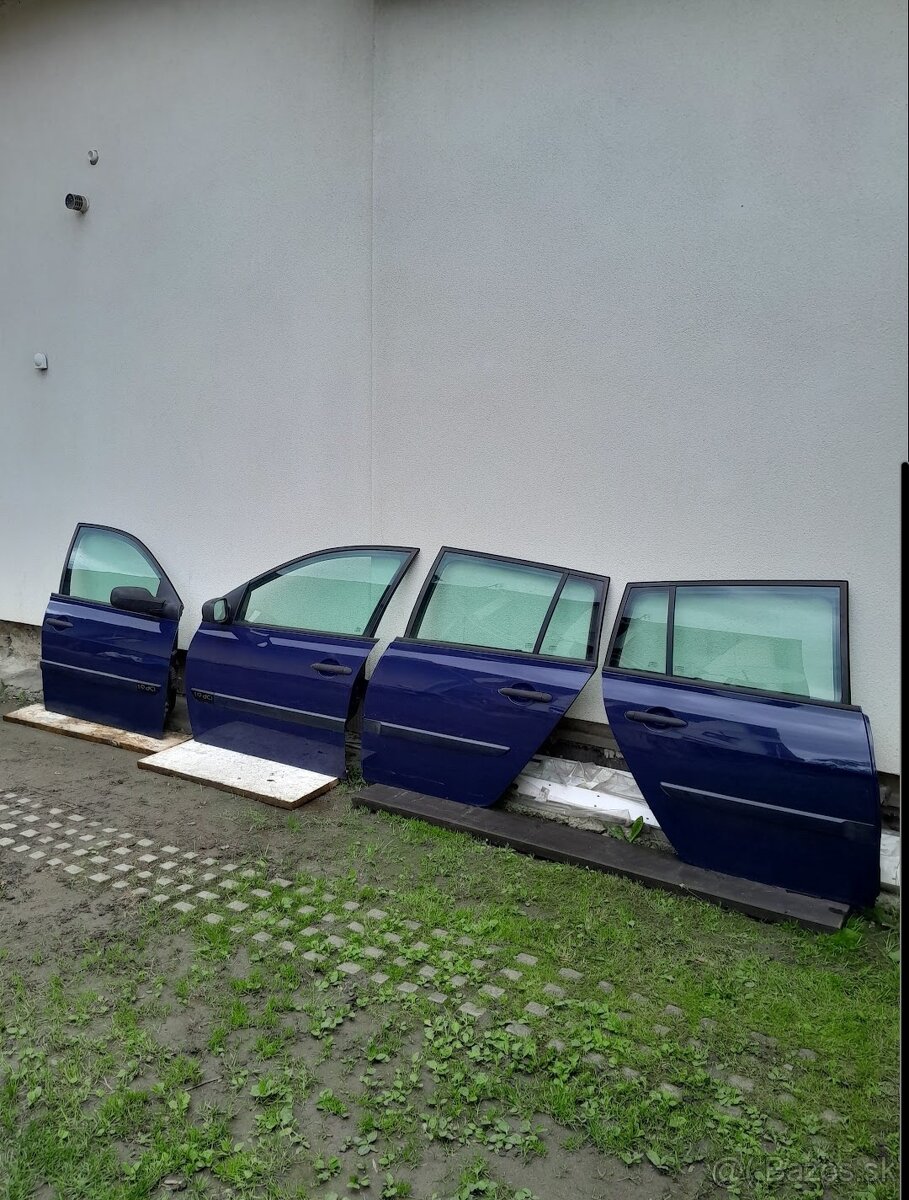Všetky 4 dvere Renault Megane 2004