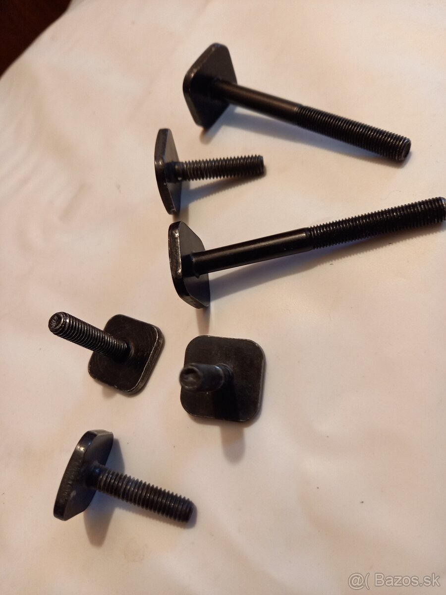 THULE skrutky