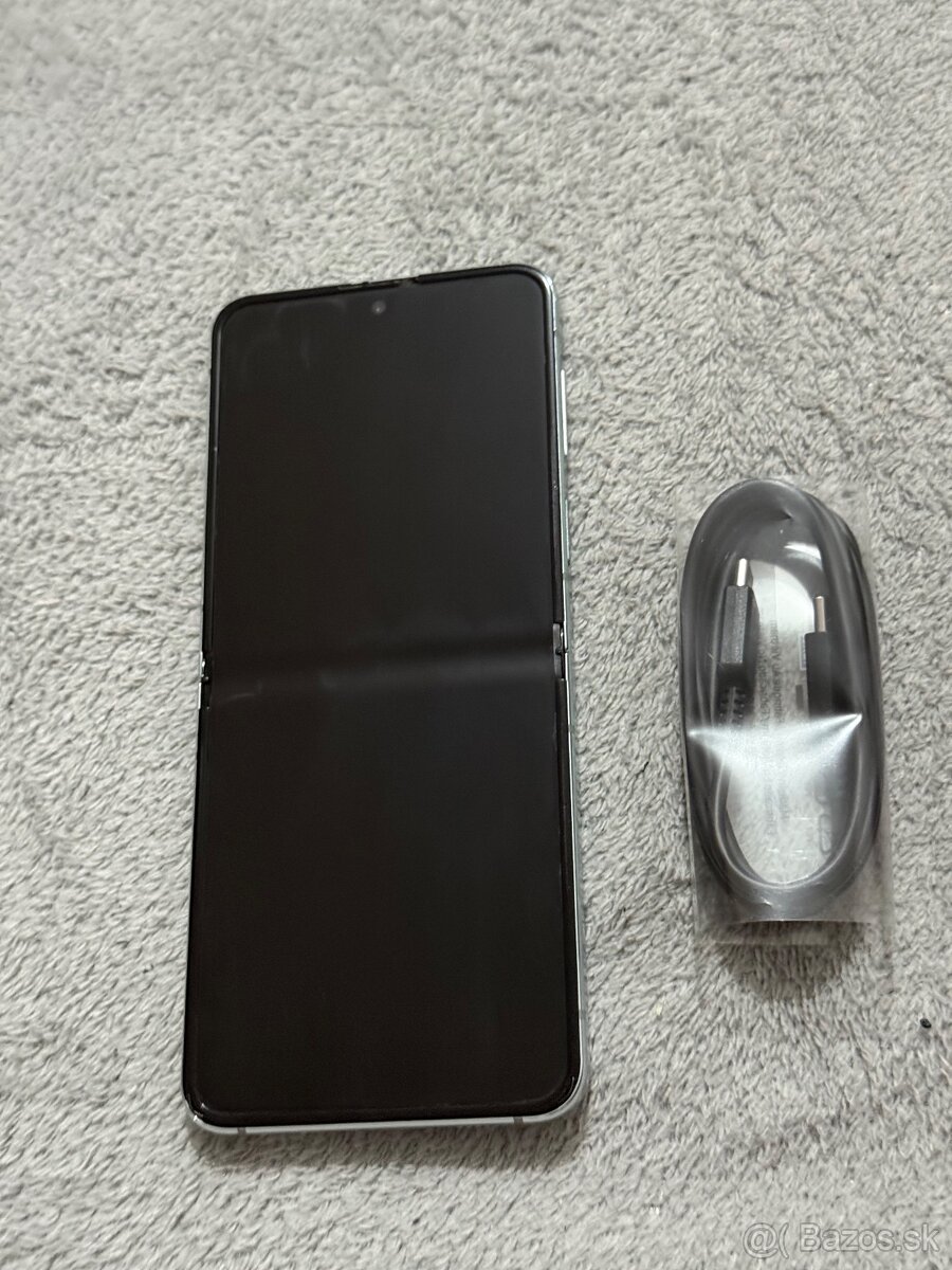 Predám Samsung Galaxy Z Flip 5 8GB Ram 512gb