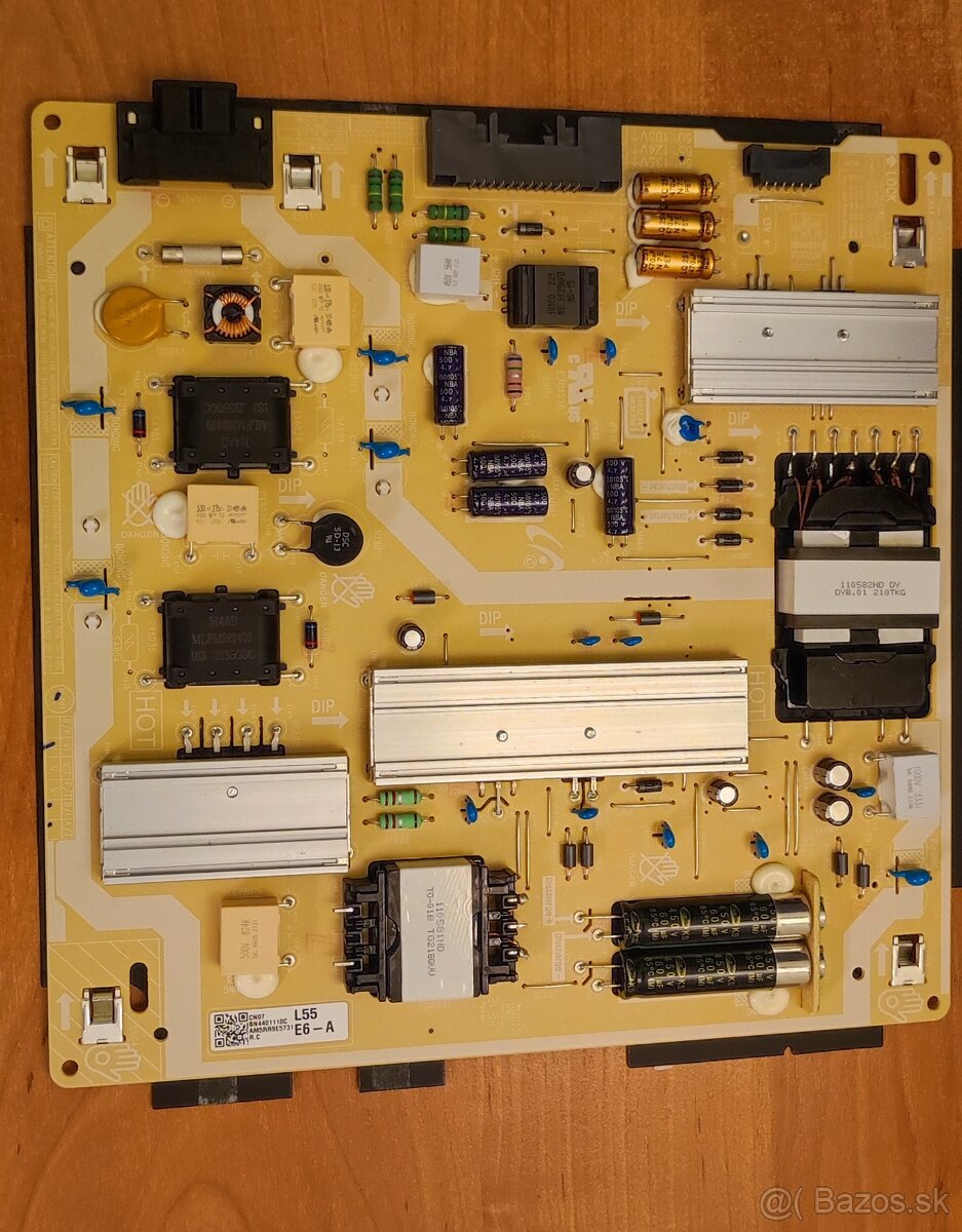 diely z tv Samsung 50AU8072