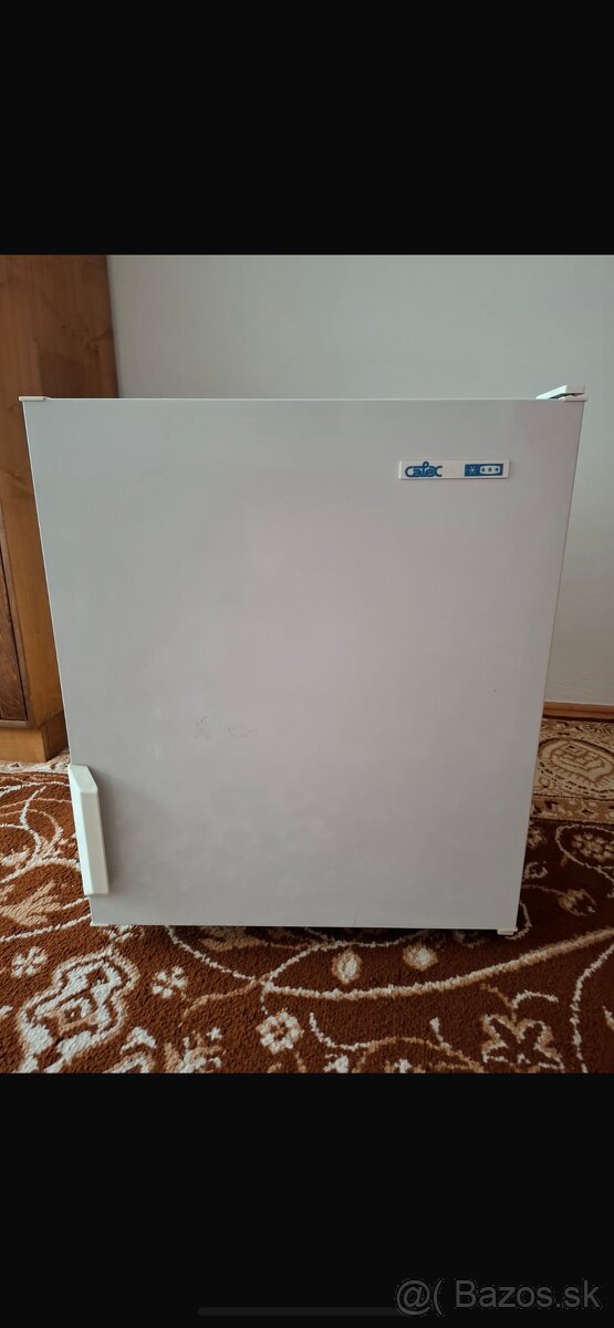 MRAZNIČKA CALEX,90litrov