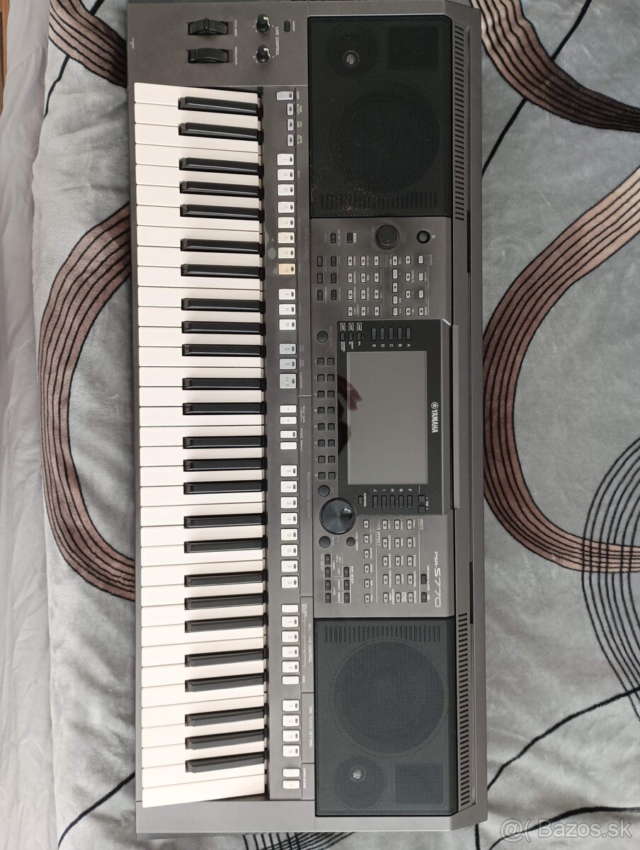 YAMAHA-PSR-770