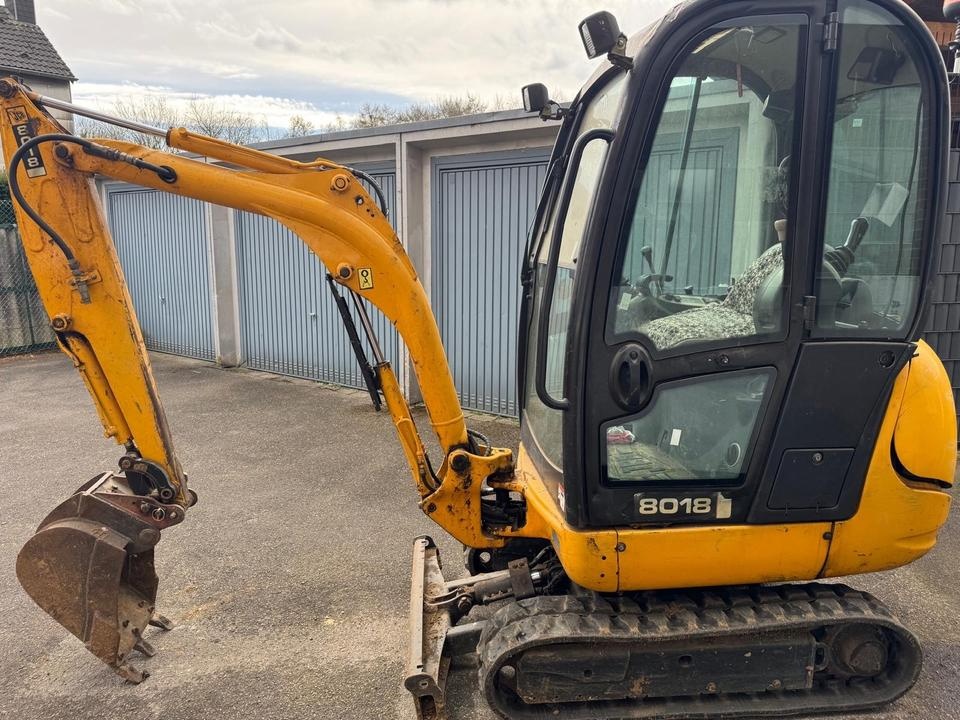 Minibager JCB 8018 rok výroby: 2006, nastaviteľný podvozok,