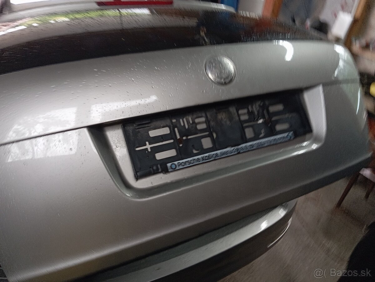 Škoda Octavia combi KUFROVE DVERE 5-te