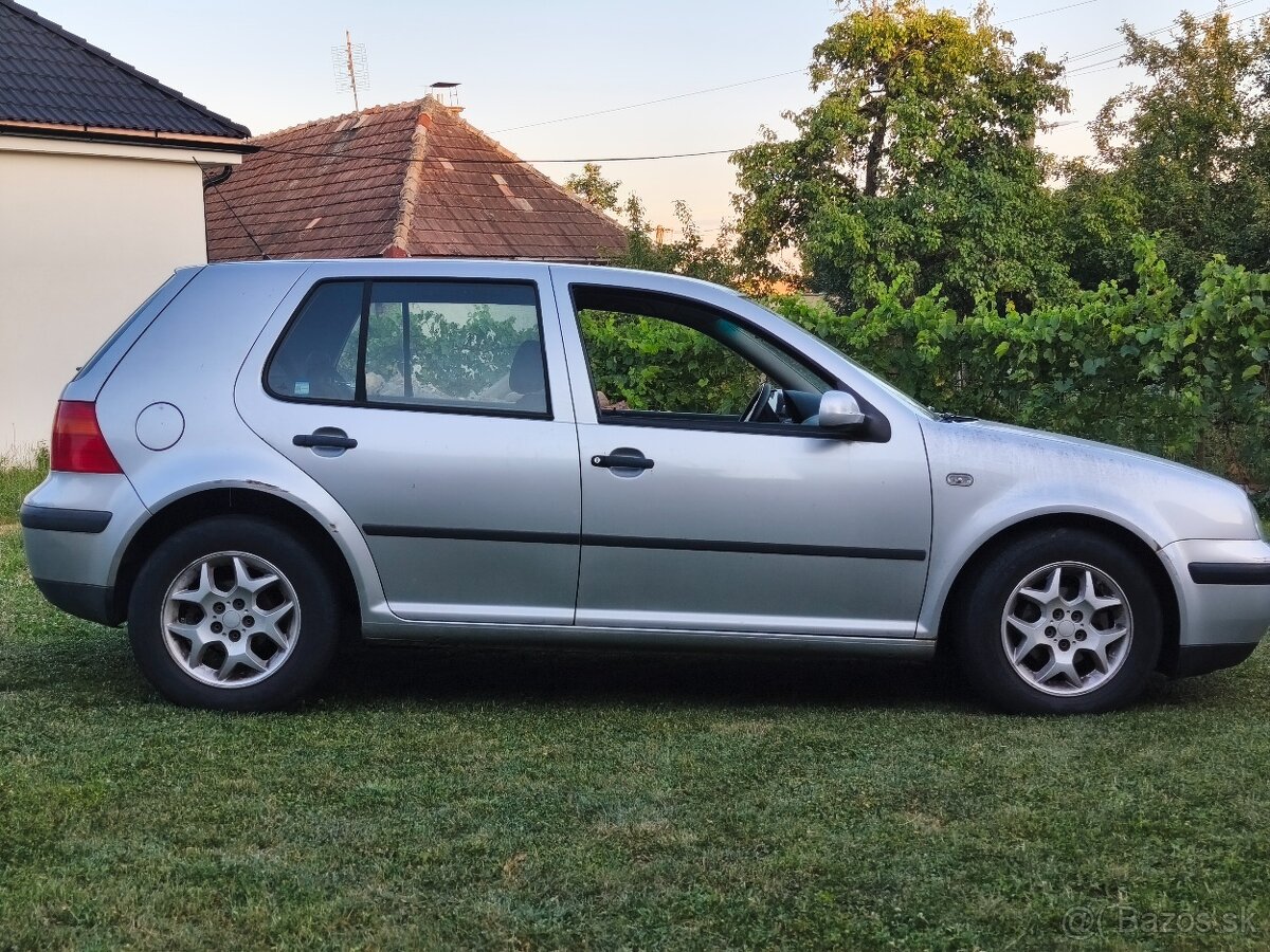 Vw golf 4 1.4 16v rok 2000.