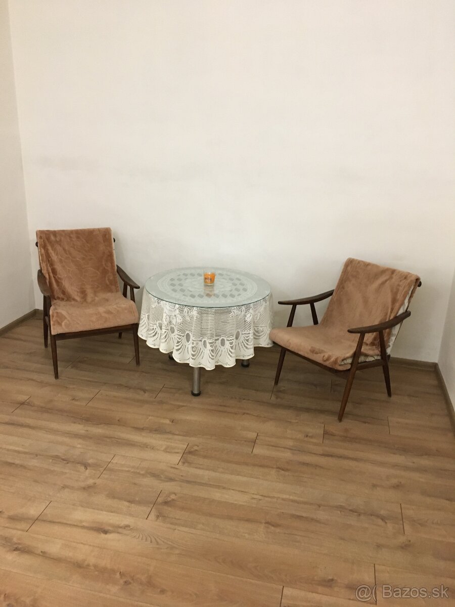 Křeslo ton