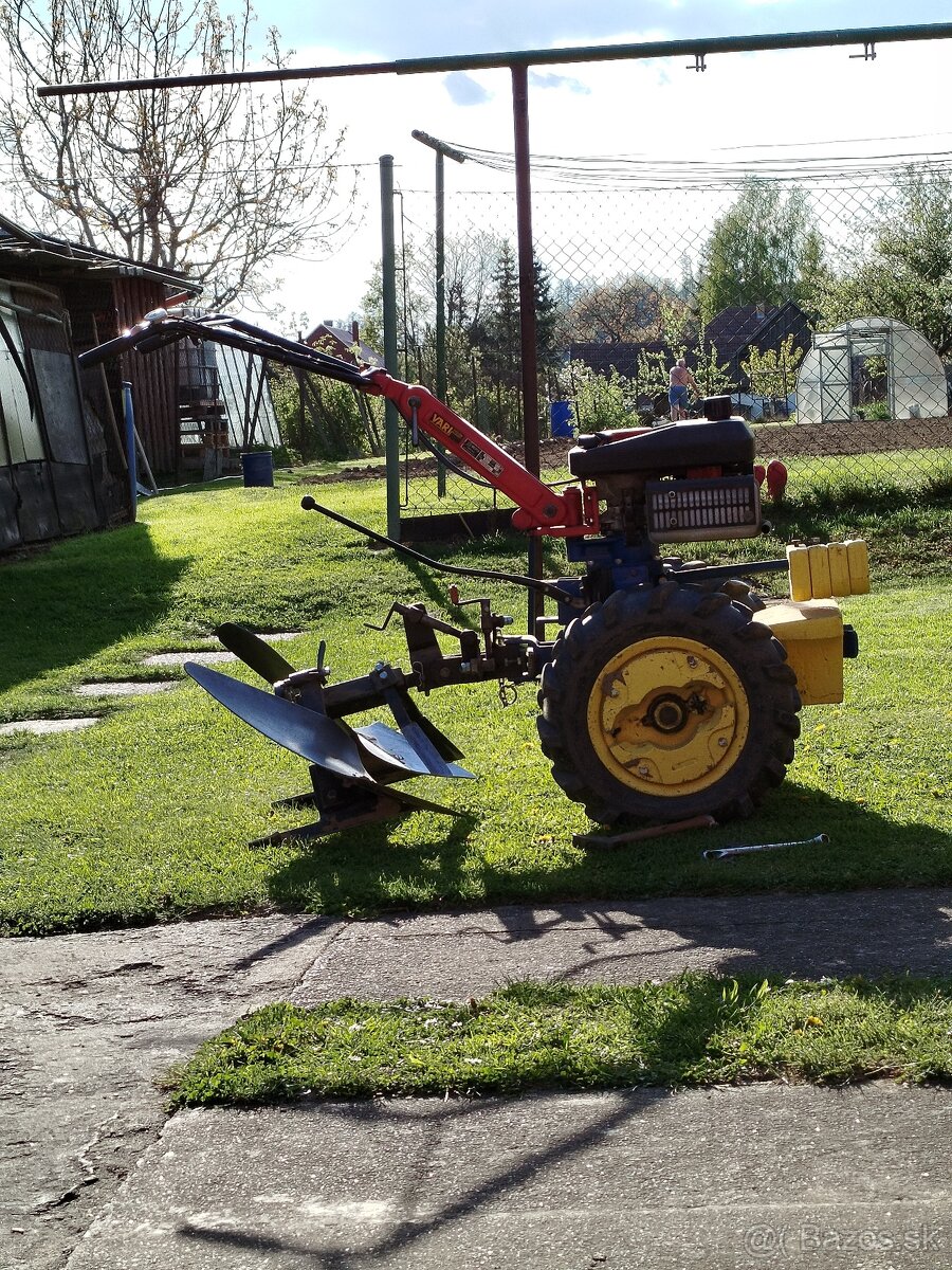 Malotraktor Vary