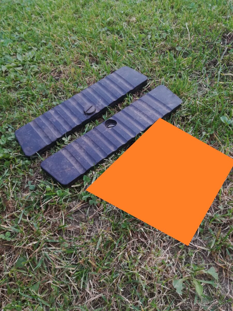Predám kryty schránok náradia na Babetta 210