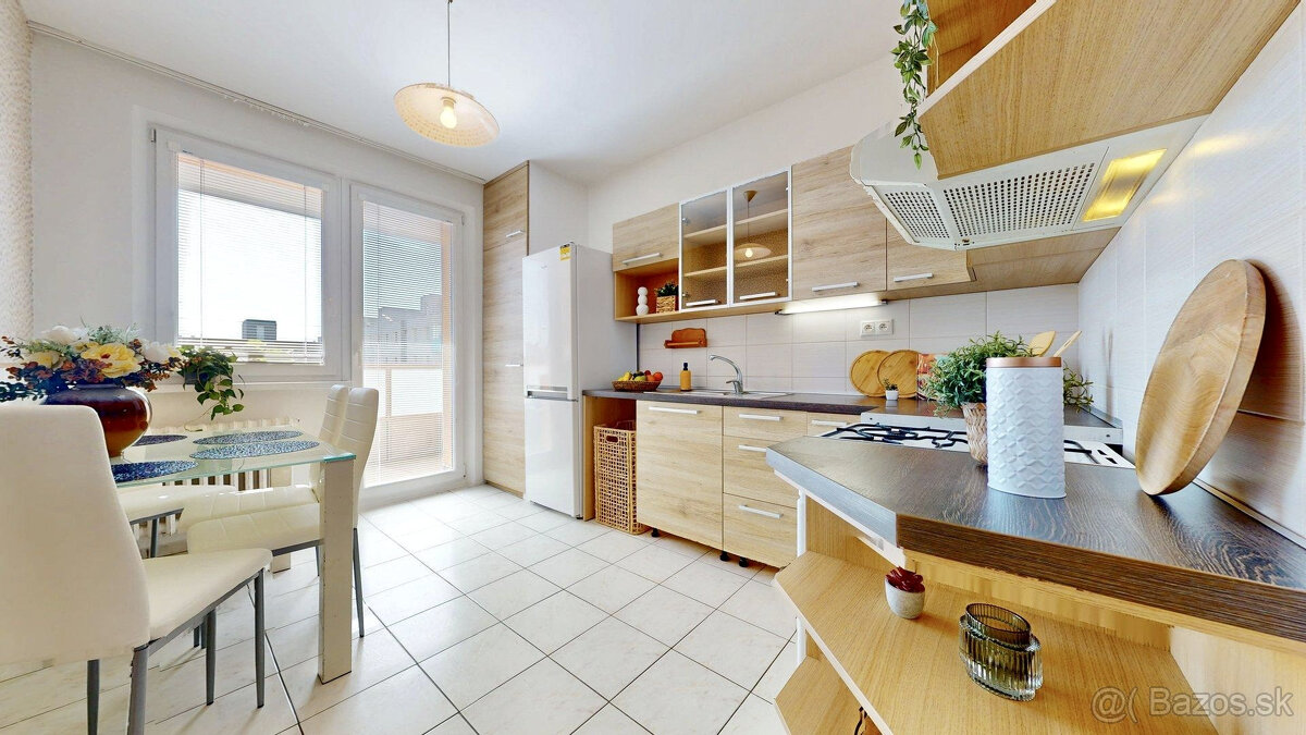 Harmonický zrekonštruovaný 3i byt s 2 balkónmi, šírymi výhľa