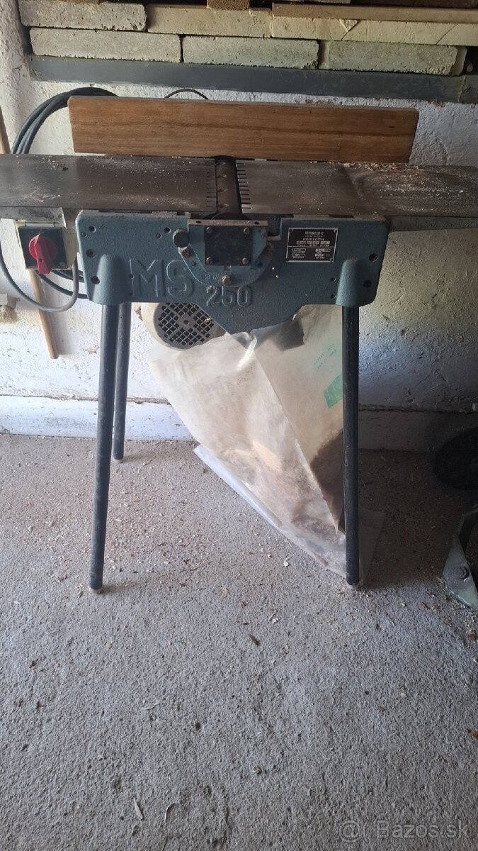 Hoblovacka MS 250 s dlabackou