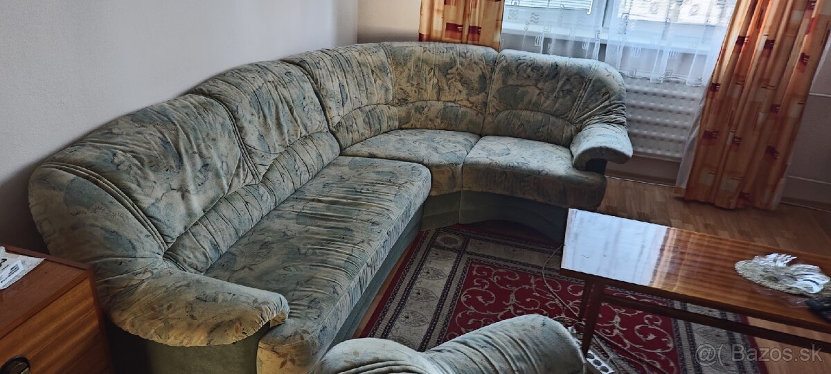 Rozkladacia rohová sedačka