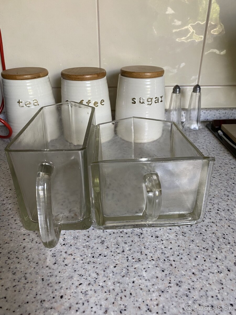 retro sklené nádoby