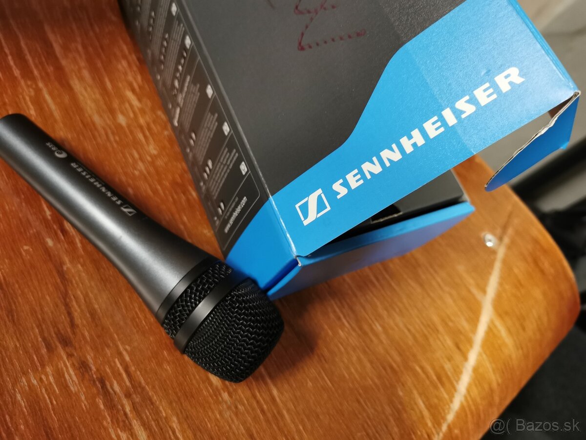 Mikrofón Sennheiser a stojan