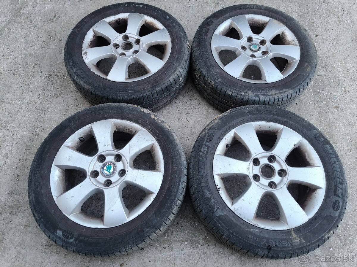 Elektróny Škoda R16 LYRA