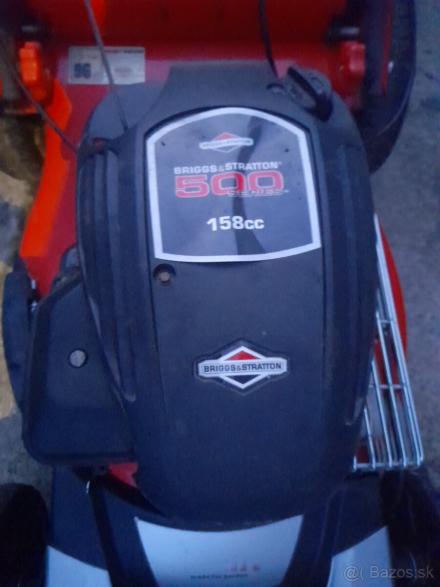 Benzinová kosačka Hecht s pojazdom