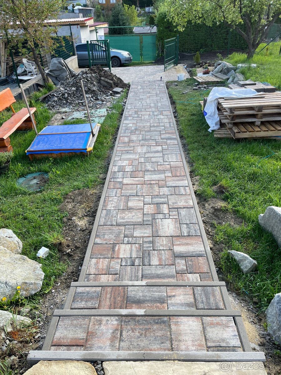 Pokladka zamkovej dlažby
