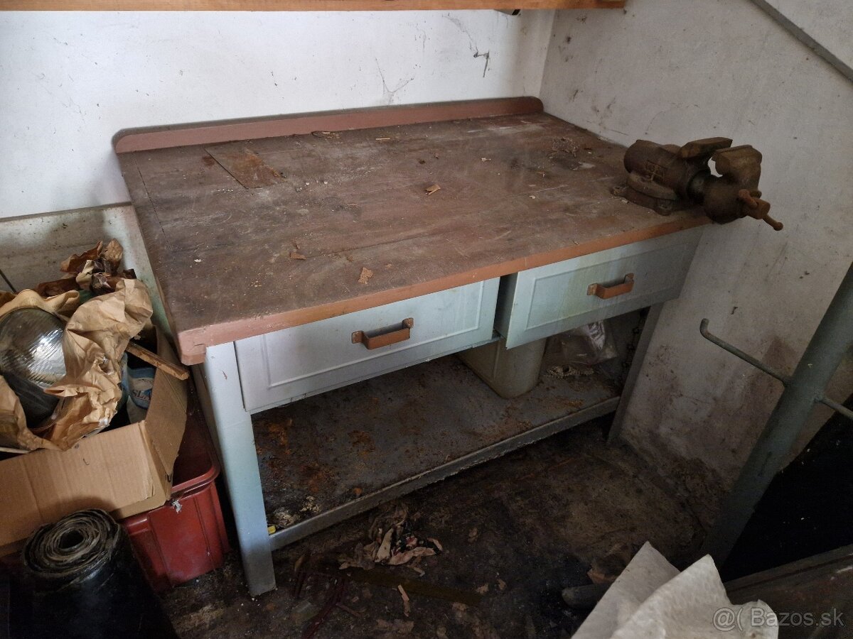 Pracovny stôl ponk