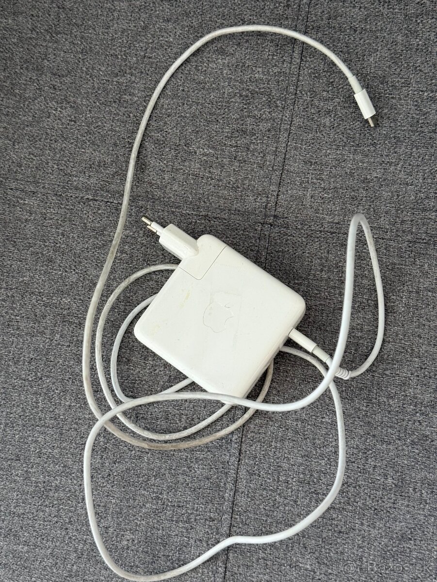 Apple Adapter USBC aj s kablom