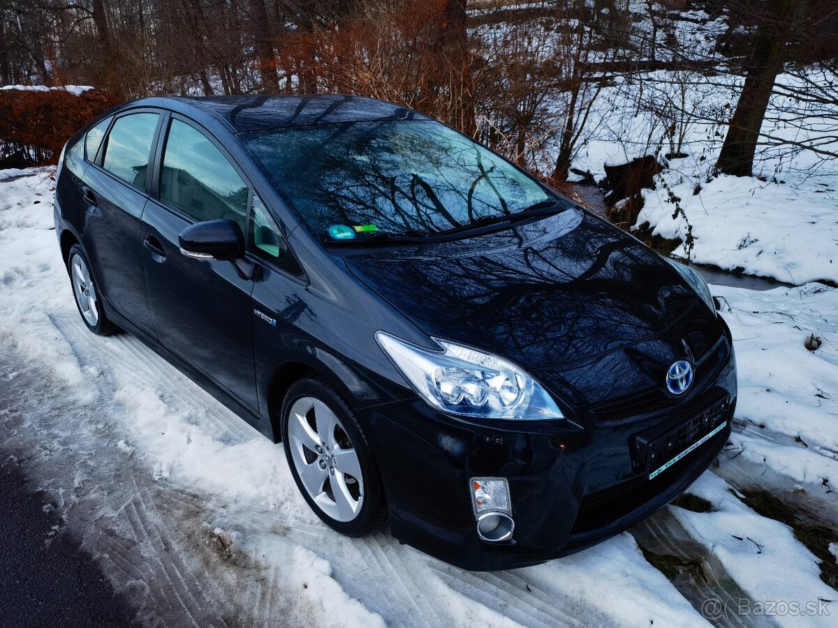 Toyota Prius 2010. Hybrid LPG 1.8