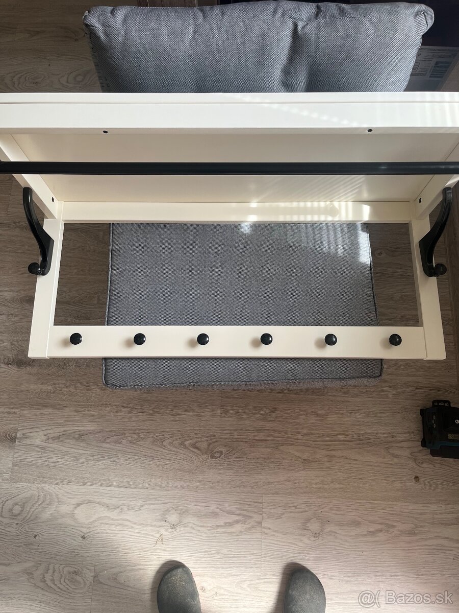 Nastenný vešiak Ikea Hemnes