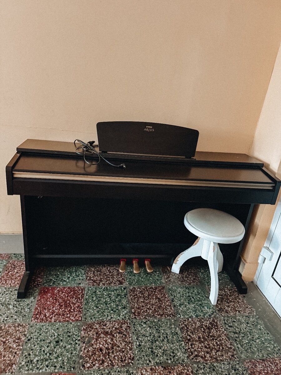Yamaha Arius digitálne piano