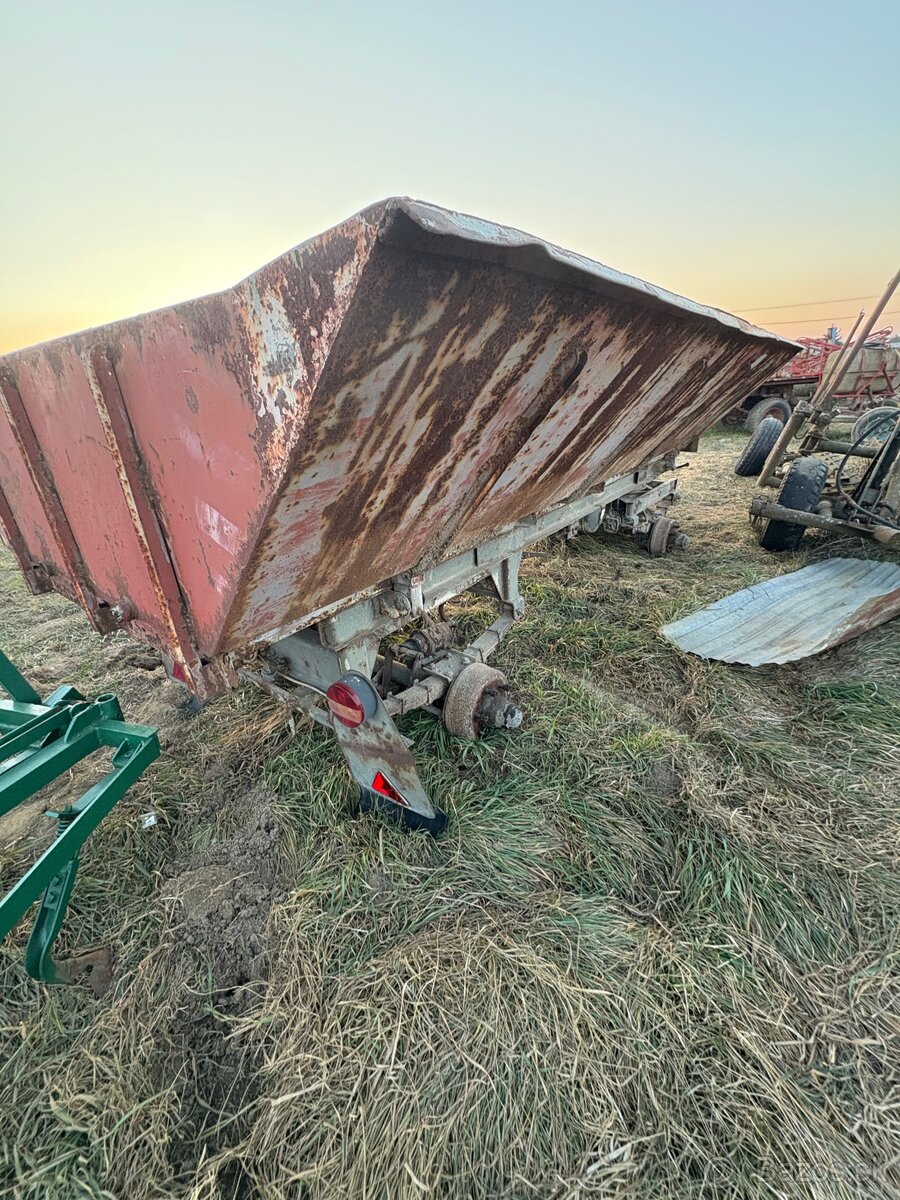 Vlečka 5ton s korbou na hrozno