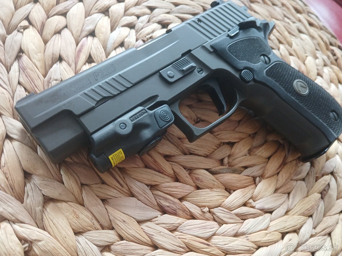 Sig Sauer P226 LEGION  / 9mm Luger