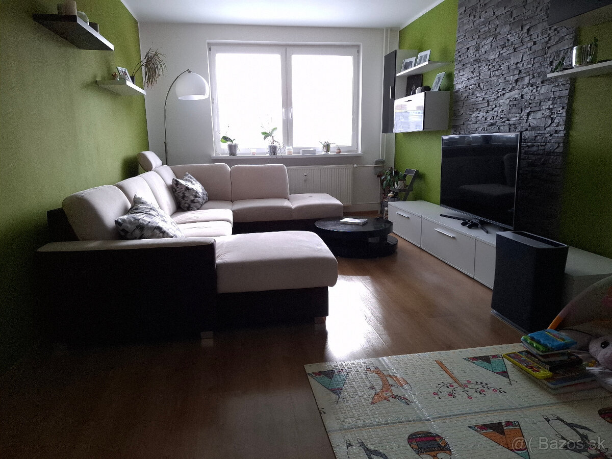 PREDAJ komplet prerobený 4 izbový byt Trenčín, Halalovka.