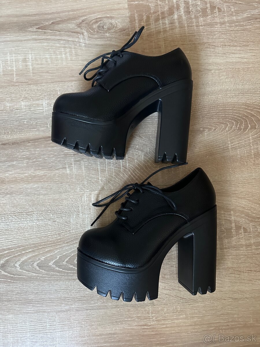 Dámske kotníkové jesenné topánky