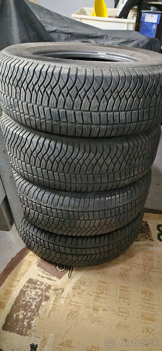 Predám celoročné pneumatiky