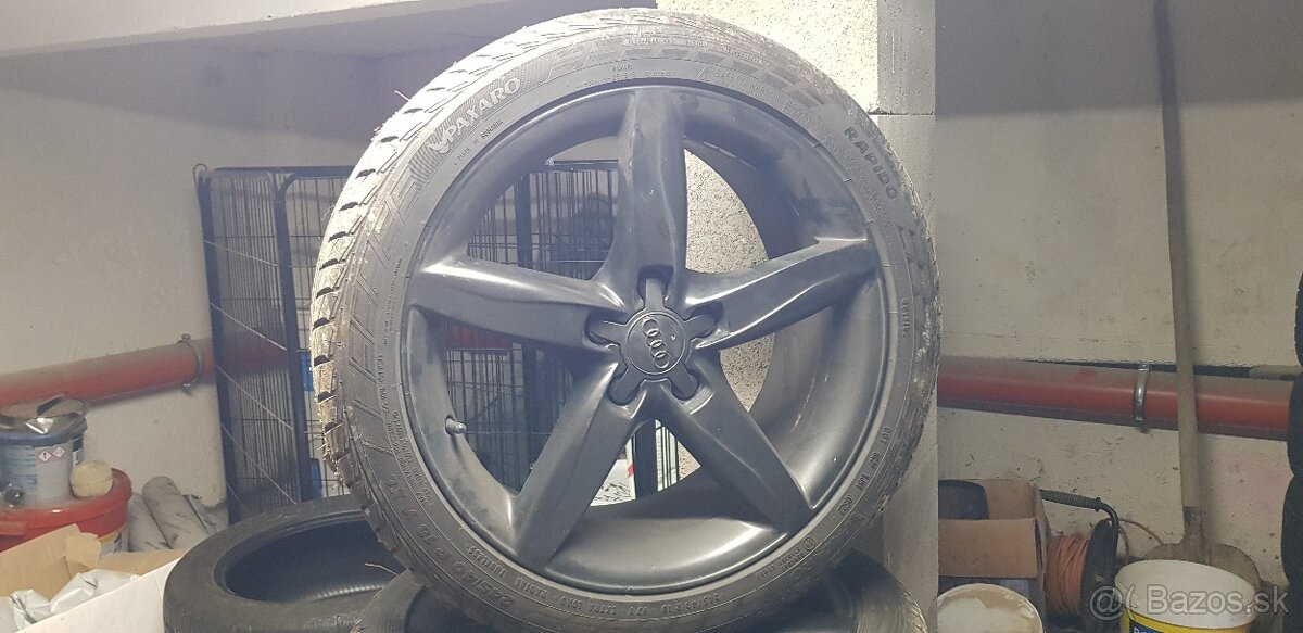 Audi R18 245/40
