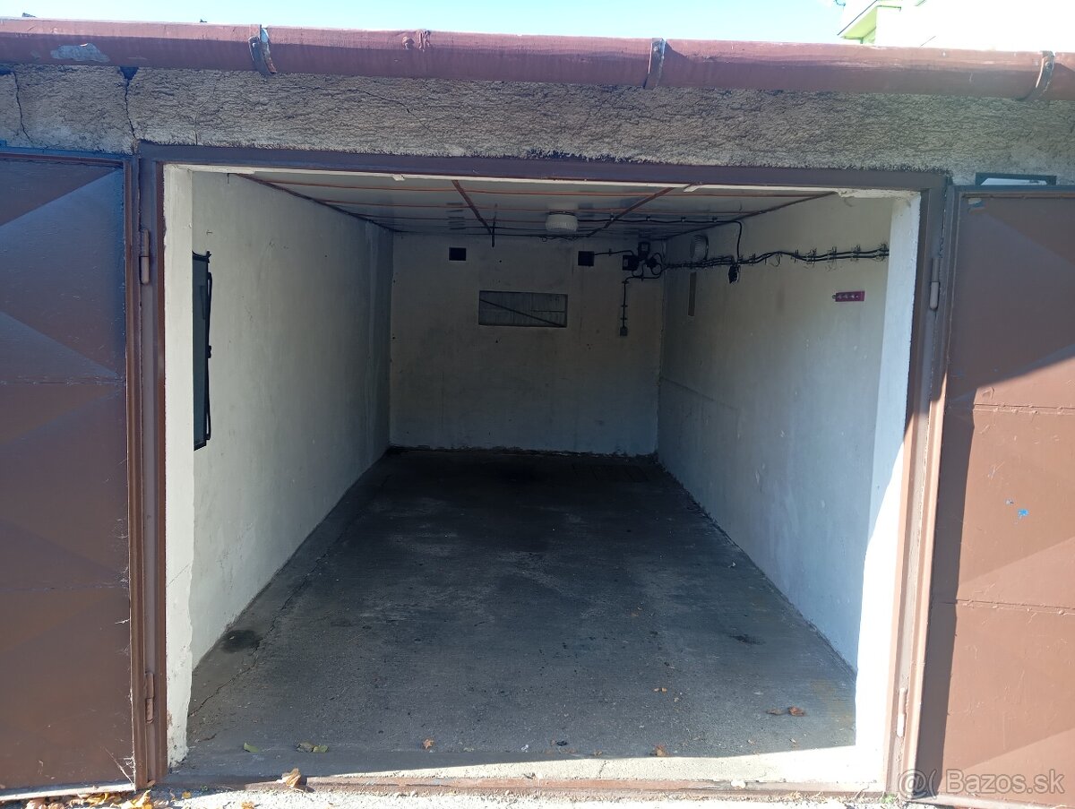 Prenájom garáže v Trnave.