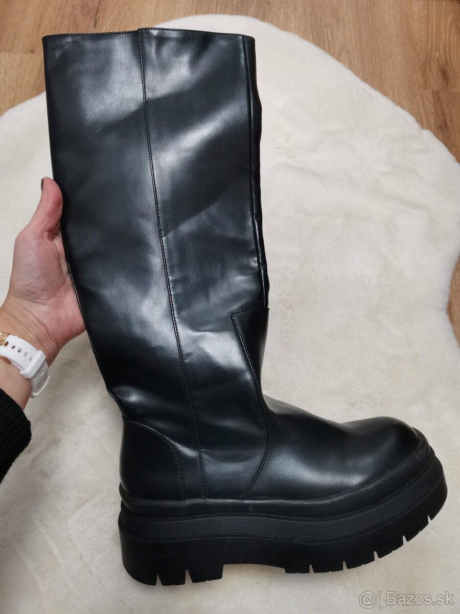 Zara masívne vysoké čižmy č. 38