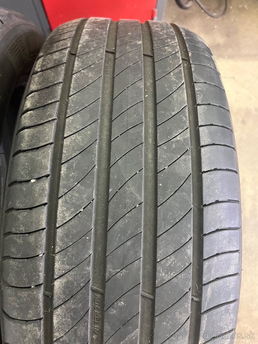 215/55R17 Michelin letne