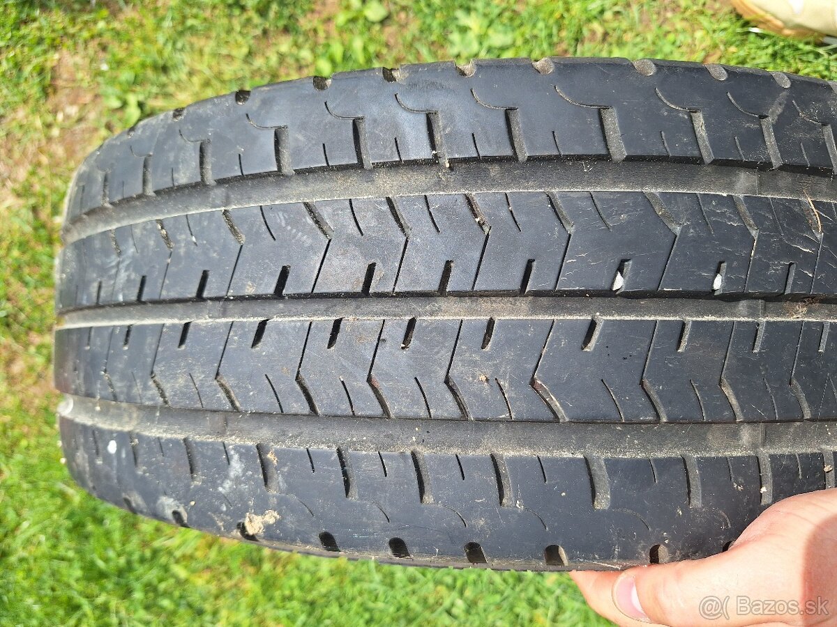 Predám pneumatiky 215/65 R16