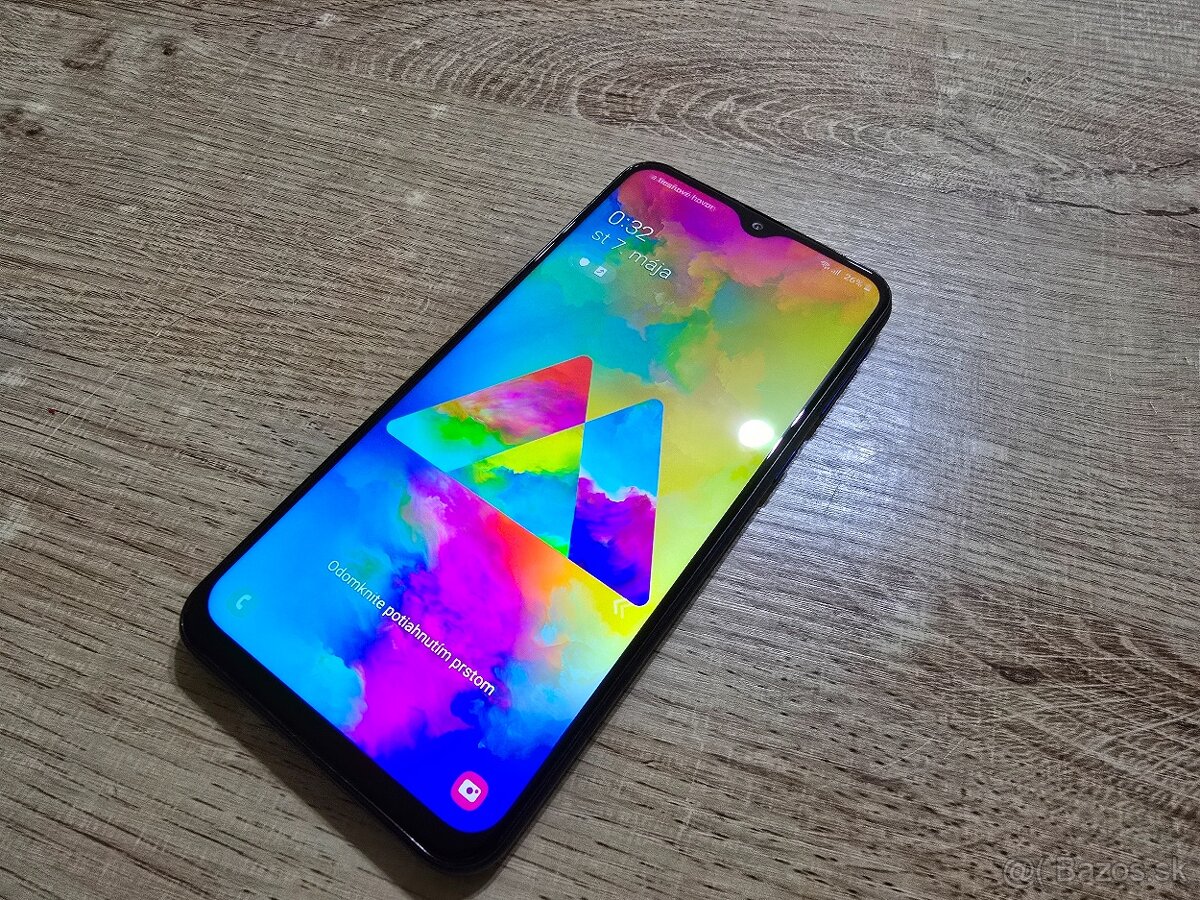 Samsung M20 s velkou 5000mAh bateriou vdaka comu ma dlhu vyd