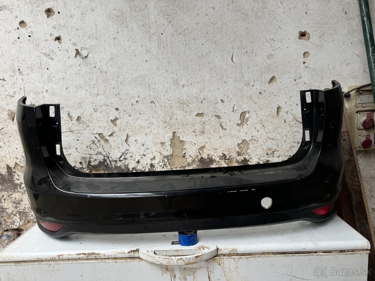 Ford c max 2 zadny naraznik