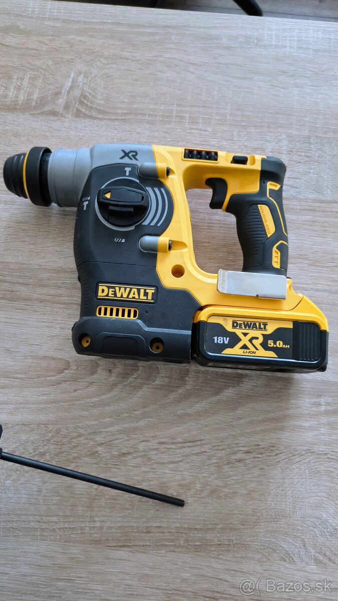 DeWalt DCH 273 aku