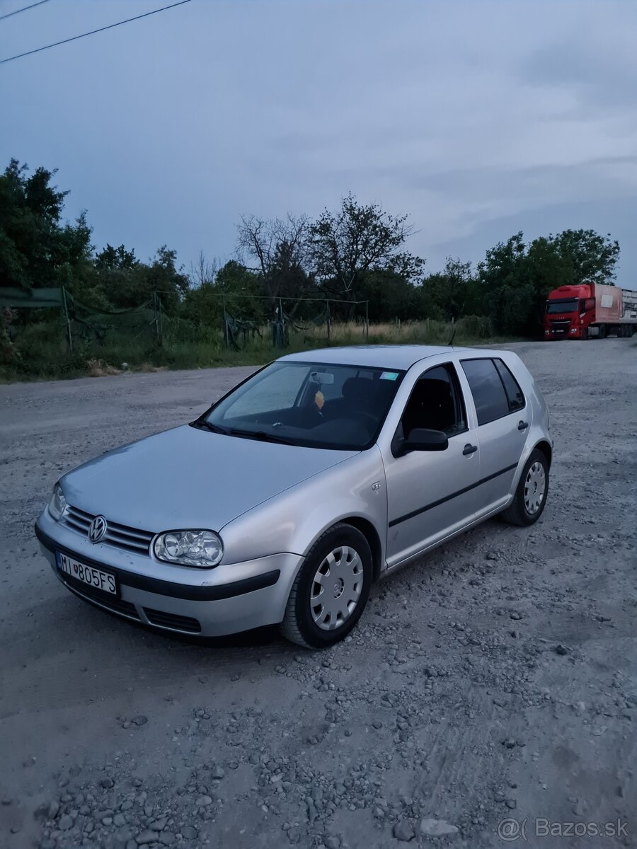 Predám Volkswagen Golf 1.4