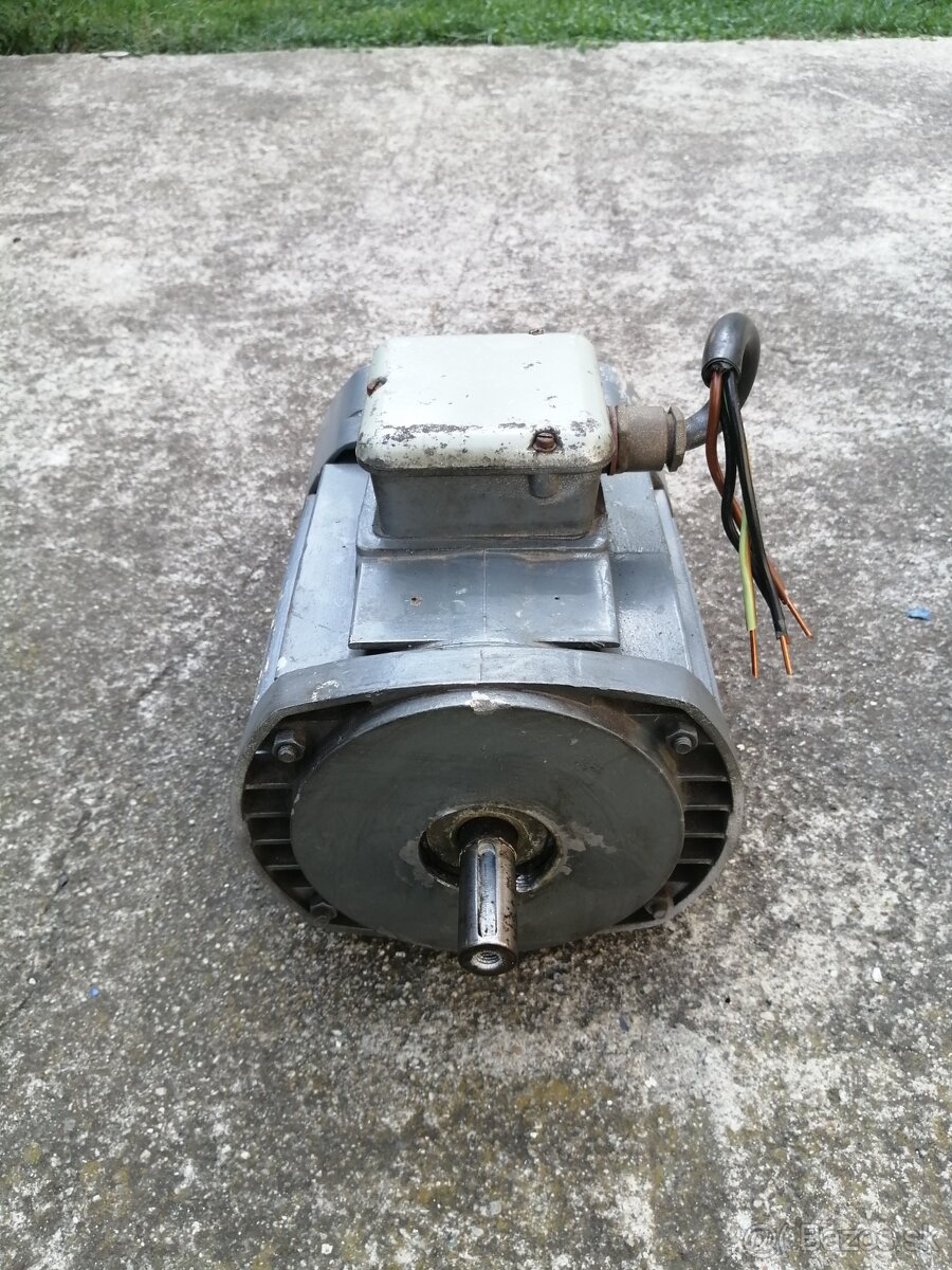 Elektromotor 550w, 1440 ot /min, 400V.