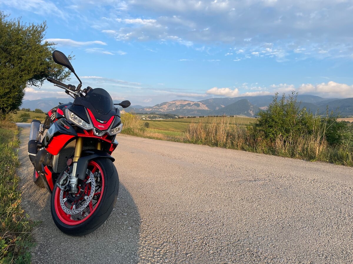 Aprilia Tuono V4 Factory