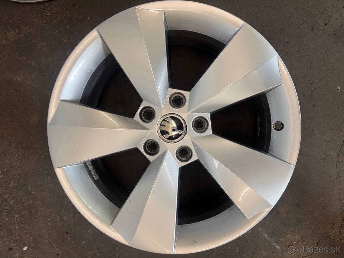 5x112 R17 SKODA originál