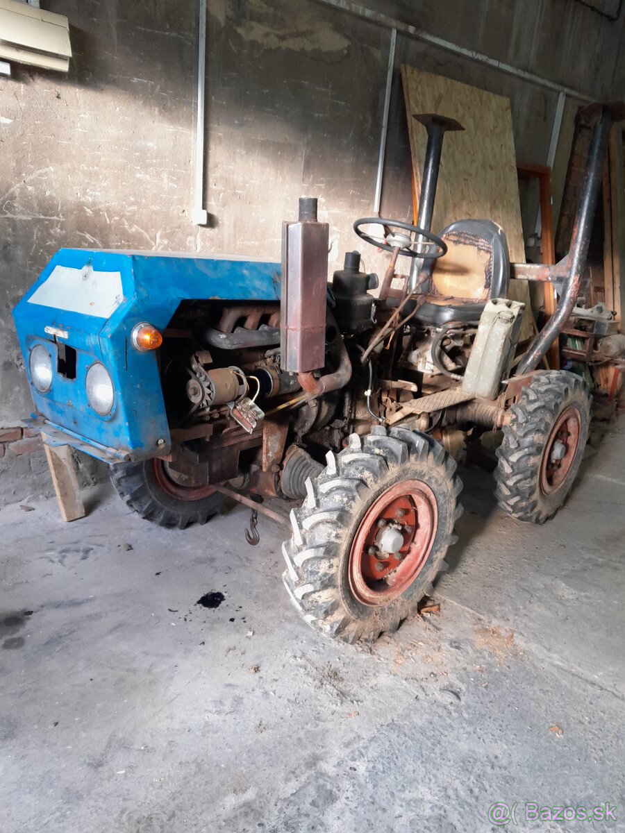 Predám traktor Tatra 805 /kačena/ m25