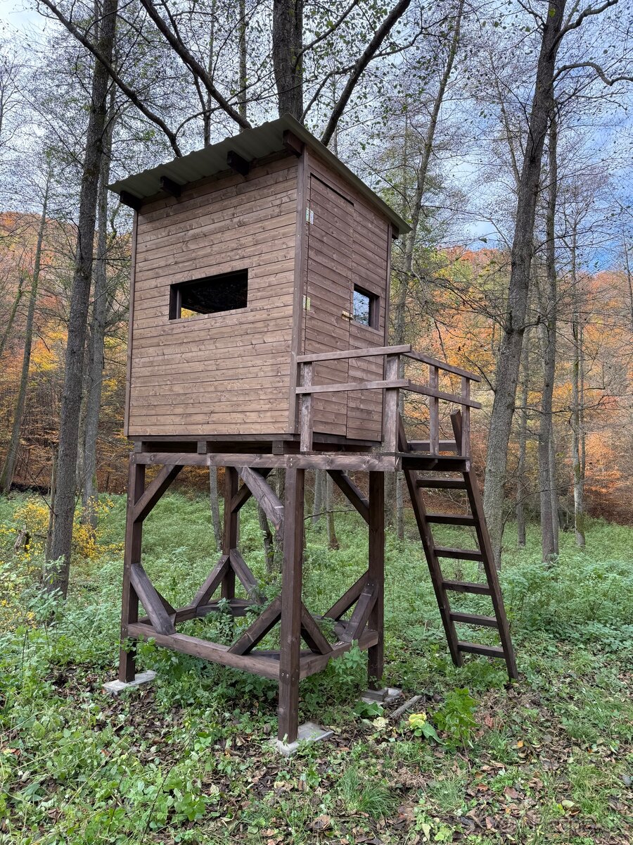 Posed Delux + podstavec Akcia komplet