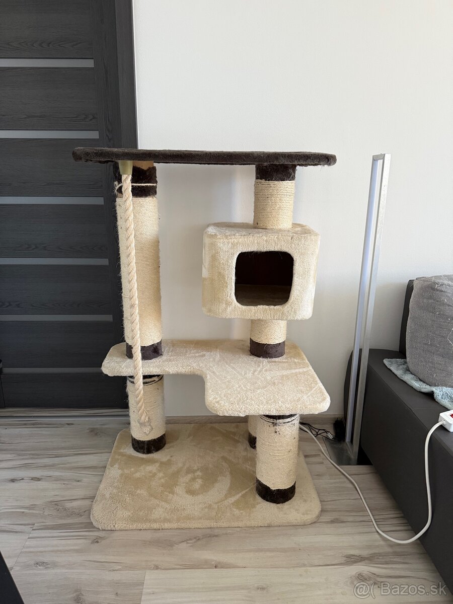 Strom/škrabadlo pre mačky