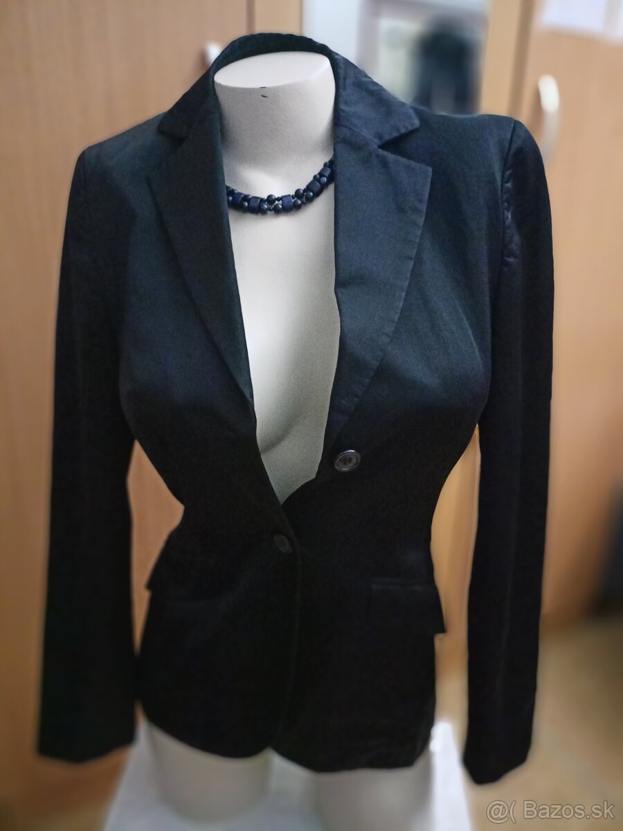 Čierne dámske sako Hugo Boss